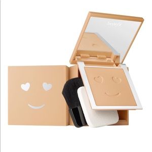 Benefit Hello Happy Velvet Powder Foundation 4